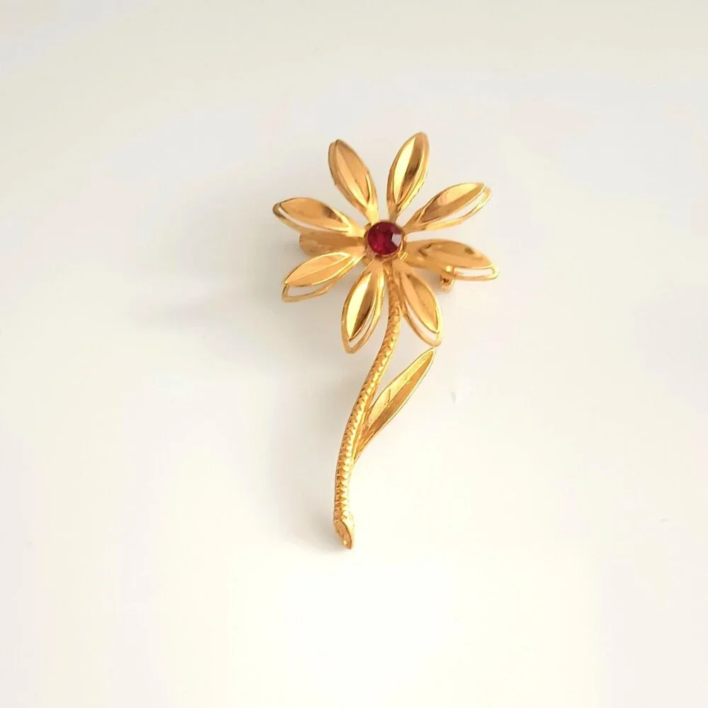 Vintage Long Stem Flower Brooch Etched Gold Tone 3D Red Rhinestone Center